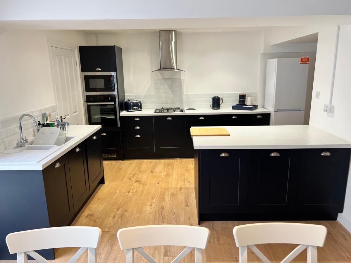 Heathcliff - 5 Bedroom House In Town Centre Tenby Exterior photo